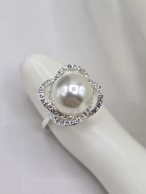 Swarovski Crystal Elements Silver Statement Ring Floral White Pearl Size 7.5